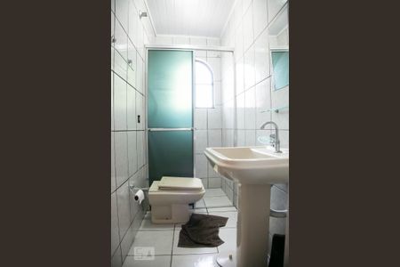 Banheiro de casa à venda com 2 quartos, 106m² em Jardim Itapemirim, São Paulo
