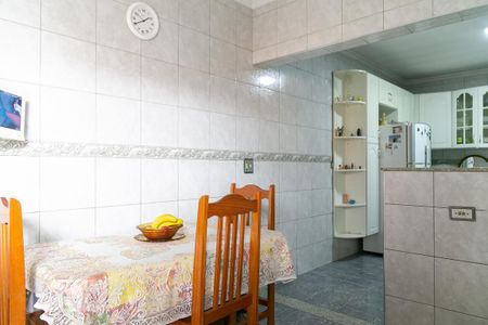 Casa à venda com 380m², 3 quartos e 2 vagas Casa à venda com 380m², 3 quartos e 2 vagasCozinha