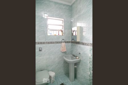 Casa à venda com 380m², 3 quartos e 2 vagas Casa à venda com 380m², 3 quartos e 2 vagasBanheiro