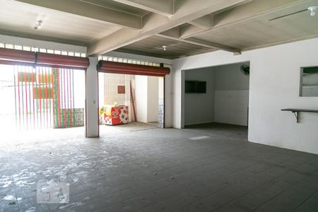 Casa à venda com 380m², 3 quartos e 2 vagas Casa à venda com 380m², 3 quartos e 2 vagasGalpão