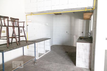 Casa à venda com 380m², 3 quartos e 2 vagas Casa à venda com 380m², 3 quartos e 2 vagasGalpão