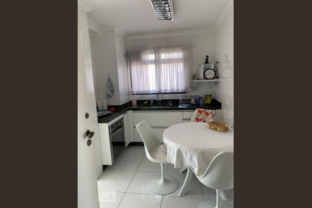 Cozinha de apartamento à venda com 3 quartos, 110m² em Vila Monumento, São Paulo