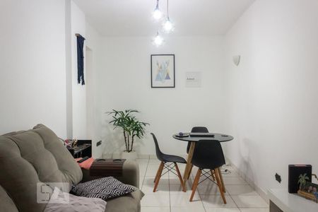 Sala de apartamento para alugar com 2 quartos, 75m² em Caiçara, Praia Grande