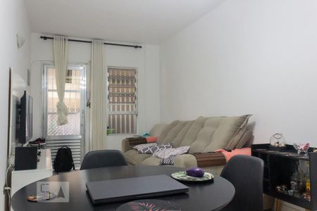 Sala de apartamento para alugar com 2 quartos, 75m² em Caiçara, Praia Grande