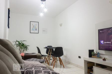 Sala de apartamento para alugar com 2 quartos, 75m² em Caiçara, Praia Grande