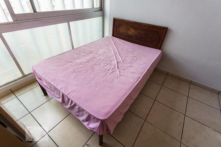 Cama de Casal da Sala/Quarto/Cozinha de apartamento para alugar com 1 quarto, 25m² em Santo Agostinho, Belo Horizonte