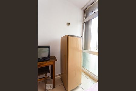 Geladeira da Sala/Quarto/Cozinha de apartamento para alugar com 1 quarto, 25m² em Santo Agostinho, Belo Horizonte