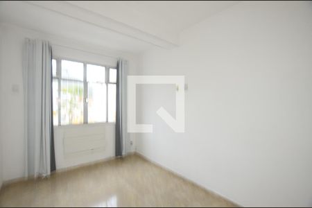 Quarto 1 de apartamento para alugar com 2 quartos, 52m² em Vila Valqueire, Rio de Janeiro