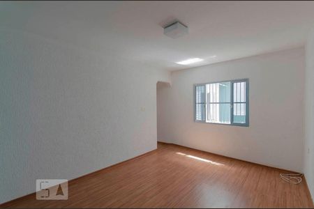 Sala de casa para alugar com 2 quartos, 70m² em Vila Domitila, São Paulo