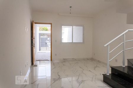 Casa à venda com 100m², 3 quartos e 2 vagasSala