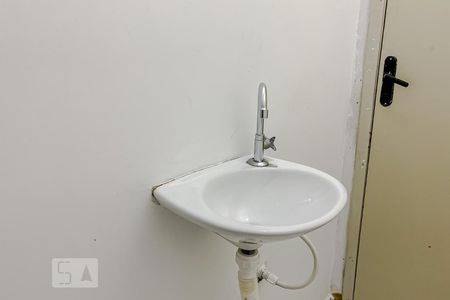 Detalhe Lavabo de casa de condomínio para alugar com 2 quartos, 120m² em Chácara Seis de Outubro, São Paulo