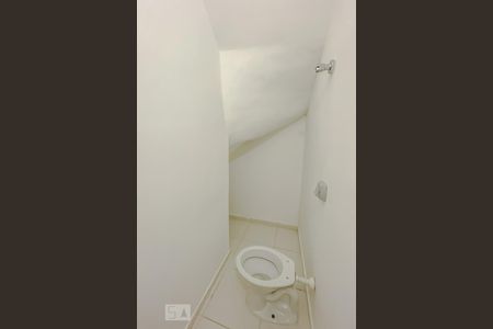 Lavabo de casa de condomínio para alugar com 2 quartos, 120m² em Chácara Seis de Outubro, São Paulo