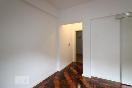 Sala 1 de apartamento para alugar com 3 quartos, 94m² em Rio Branco, Porto Alegre