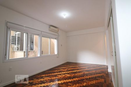 Sala 1 de apartamento para alugar com 3 quartos, 94m² em Rio Branco, Porto Alegre