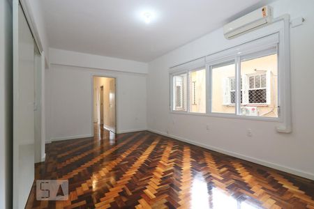 Sala 1 de apartamento para alugar com 3 quartos, 94m² em Rio Branco, Porto Alegre