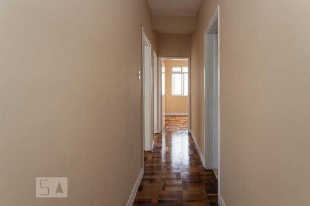 Corredor de apartamento para alugar com 3 quartos, 106m² em Centro, Curitiba