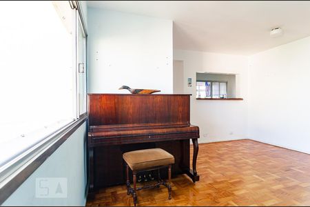 Sala de apartamento à venda com 2 quartos, 70m² em Vila Paulista, São Paulo