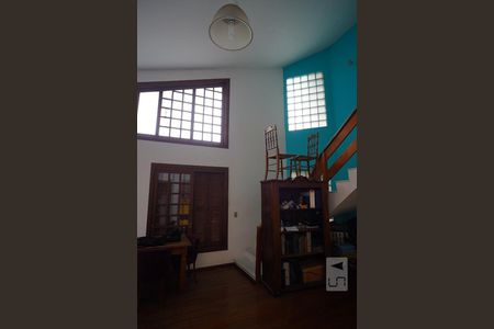 Sala de casa à venda com 1 quarto, 100m² em Passo D’areia, Porto Alegre