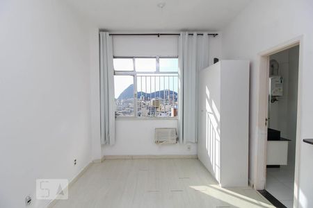 Quarto de kitnet/studio à venda com 1 quarto, 27m² em Catete, Rio de Janeiro