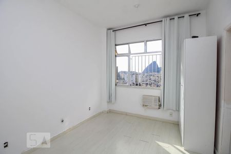 Quarto de kitnet/studio à venda com 1 quarto, 27m² em Catete, Rio de Janeiro