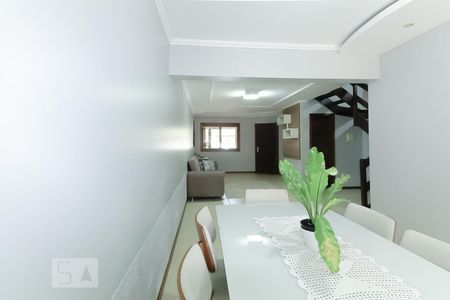 Sala de casa à venda com 4 quartos, 200m² em Espírito Santo, Porto Alegre