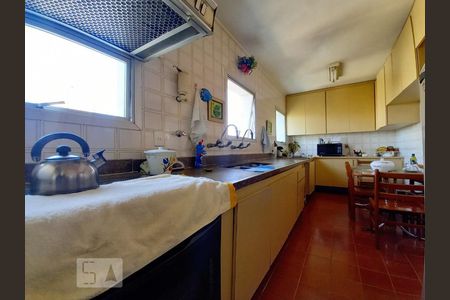 Cozinha de apartamento à venda com 3 quartos, 194m² em Aclimação, São Paulo