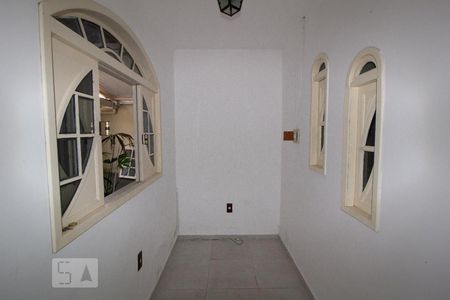 Hall de casa para alugar com 2 quartos, 370m² em Vila Santa Cruz, Duque de Caxias