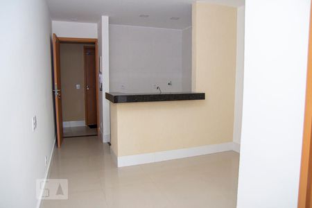 Sala de apartamento para alugar com 1 quarto, 30m² em Centro, São Gonçalo