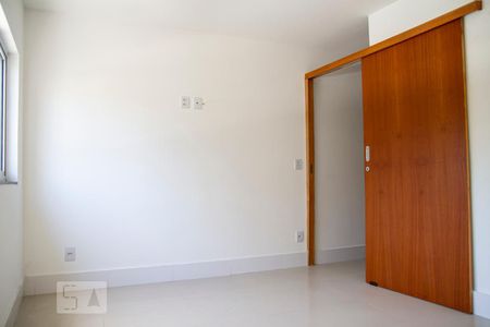 Quarto de apartamento para alugar com 1 quarto, 30m² em Centro, São Gonçalo