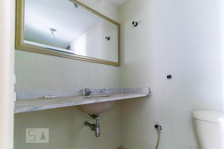 Banheiro de kitnet/studio para alugar com 1 quarto, 33m² em Centro, Campinas