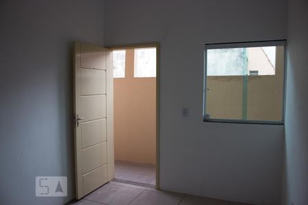 Sala de casa de condomínio para alugar com 2 quartos, 45m² em Vila Campanela, São Paulo