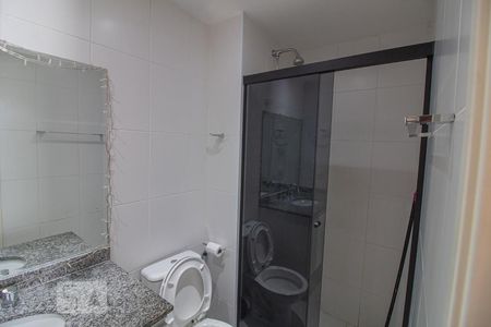 Banheiro de kitnet/studio para alugar com 1 quarto, 33m² em Santo Amaro, São Paulo