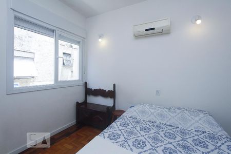 QUARTO de kitnet/studio para alugar com 1 quarto, 30m² em Petrópolis, Porto Alegre