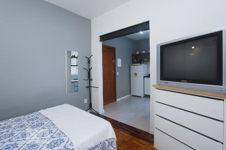 QUARTO de kitnet/studio para alugar com 1 quarto, 30m² em Petrópolis, Porto Alegre