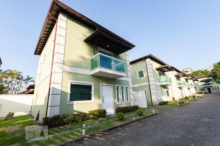 Casa à venda com 135m², 3 quartos e 1 vaga Casa à venda com 135m², 3 quartos e 1 vagaEntrada