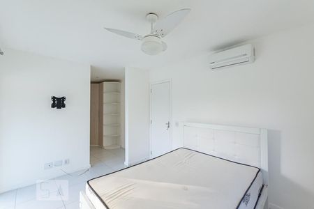 Suite  de casa à venda com 3 quartos, 135m² em Mata Paca, Niterói
