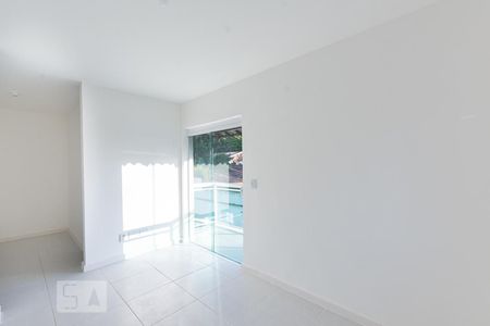 Casa à venda com 135m², 3 quartos e 1 vaga Casa à venda com 135m², 3 quartos e 1 vagaSuite