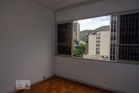 Quarto 1 de apartamento para alugar com 3 quartos, 90m² em Botafogo, Rio de Janeiro