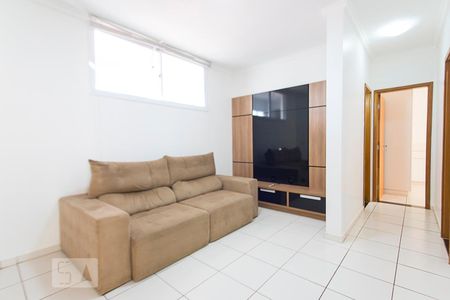 Sala de apartamento para alugar com 2 quartos, 52m² em Santa Mônica, Uberlândia