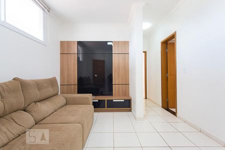 Sala de apartamento para alugar com 2 quartos, 52m² em Santa Mônica, Uberlândia