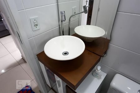 Banheiro de apartamento para alugar com 2 quartos, 46m² em Jardim Umarizal, São Paulo