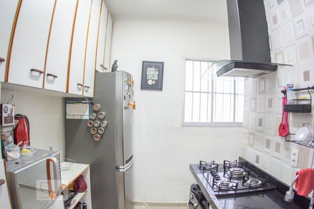 Cozinha de apartamento à venda com 2 quartos, 50m² em Jardim São Vicente, Campinas