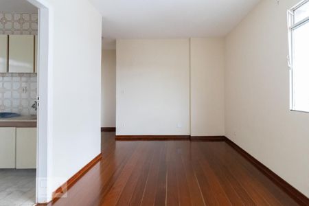 Sala de apartamento para alugar com 2 quartos, 60m² em Sion, Belo Horizonte