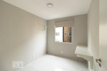 Quarto 1 de apartamento para alugar com 2 quartos, 42m² em Campo Grande, Rio de Janeiro