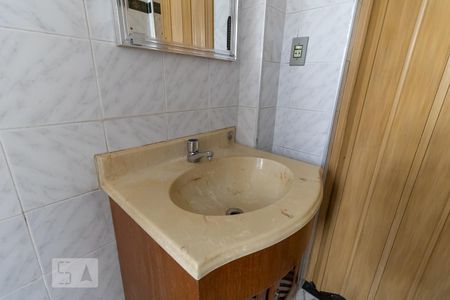 Banheiro de apartamento para alugar com 1 quarto, 26m² em Sé, São Paulo