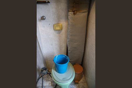 Apartamento à venda com 110m², 4 quartos e 2 vagas Apartamento à venda com 110m², 4 quartos e 2 vagasBanheiro de Serviço