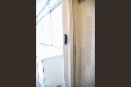 Apartamento à venda com 110m², 4 quartos e 2 vagas Apartamento à venda com 110m², 4 quartos e 2 vagasBanheiro de Serviço