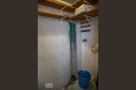 Apartamento à venda com 110m², 4 quartos e 2 vagas Apartamento à venda com 110m², 4 quartos e 2 vagasBanheiro de Serviço