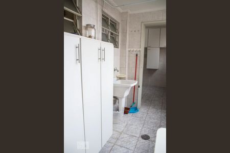 Apartamento à venda com 110m², 4 quartos e 2 vagas Apartamento à venda com 110m², 4 quartos e 2 vagasLavanderia