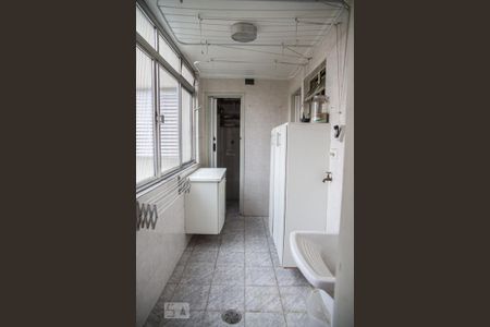 Apartamento à venda com 110m², 4 quartos e 2 vagas Apartamento à venda com 110m², 4 quartos e 2 vagasLavanderia